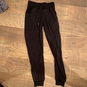 Dance Studio Mid-Rise Jogger! Size 0! Black!